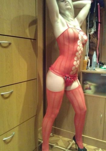 Проститутка индивидуалка Алла Блондинка c 4 размером груди у метро Старая Деревня СПб Фото - 2