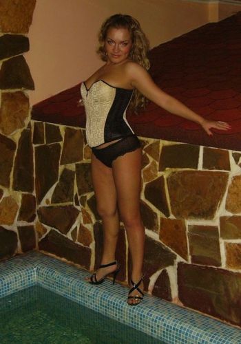 Шлюха Нина Блондинка c 3 размером груди у метро Старая Деревня Питер Фото - 2