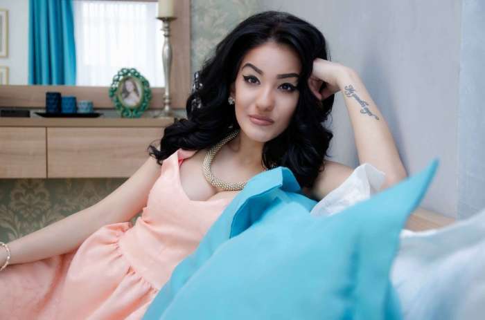 Индивидуалка Слава Брюнетка c 2 размером груди у метро Горьковская Санкт-Петербург Фото - 3