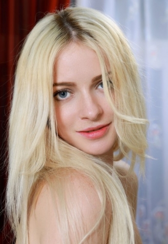 Проститутка индивидуалка Алексия Блондинка c 2 размером груди у метро Парнас СПб Фото - 4