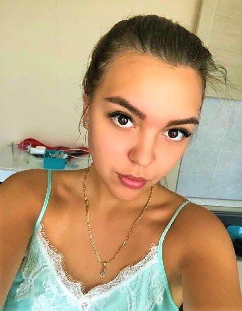 Шлюха Анечка Шатенка c 2 размером груди у метро Проспект Ветеранов Питер Фото - 3