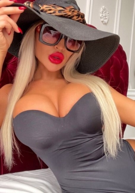 Проститутка индивидуалка Аврора Блондинка c 5 размером груди у метро Площадь Ленина СПб Фото - 3