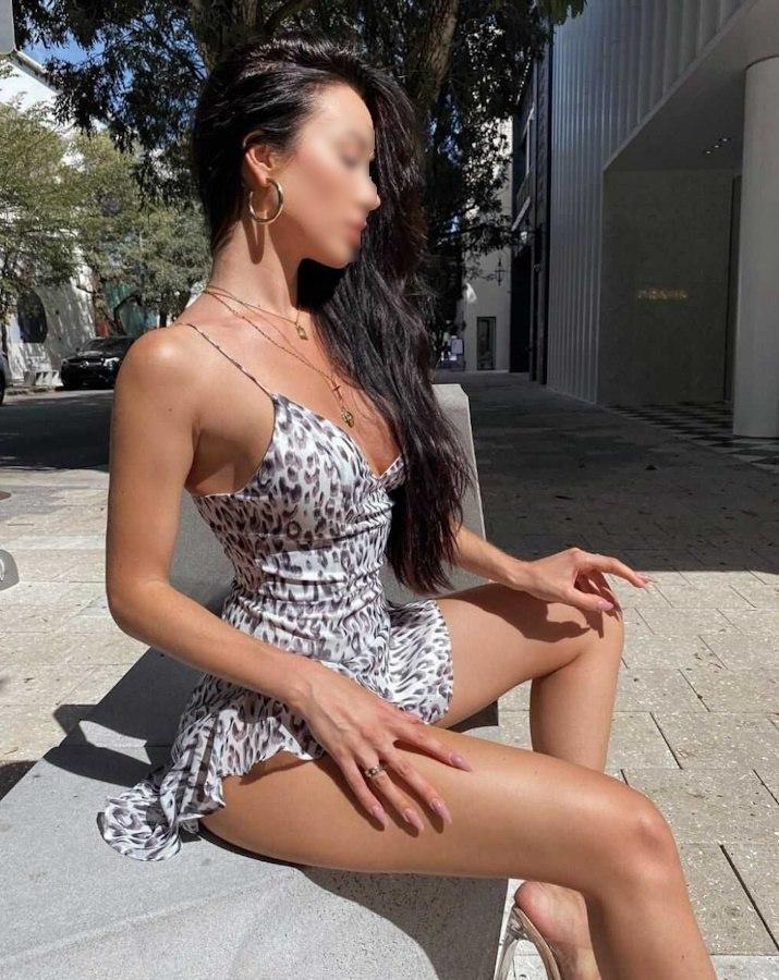 Шлюха Света Брюнетка c 2 размером груди у метро Площадь Восстания Питер Фото - 4