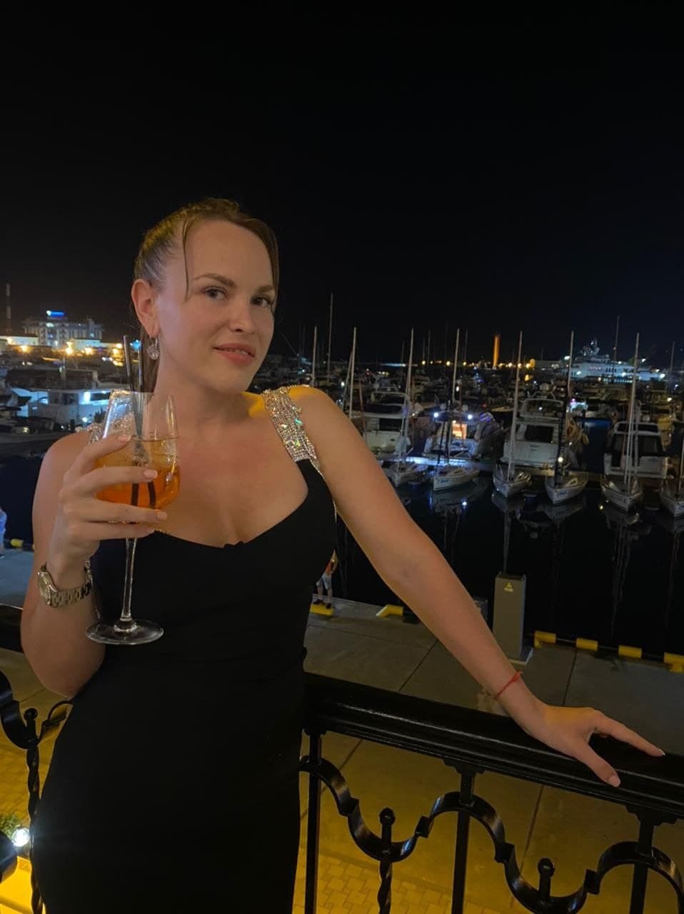 Проститутка Лена Блондинка c 3 размером груди у метро Невский проспект СПб Фото - 1