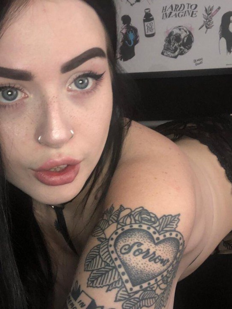 Проститутка Даша Брюнетка c 1 размером груди у метро Московская СПб Фото - 3