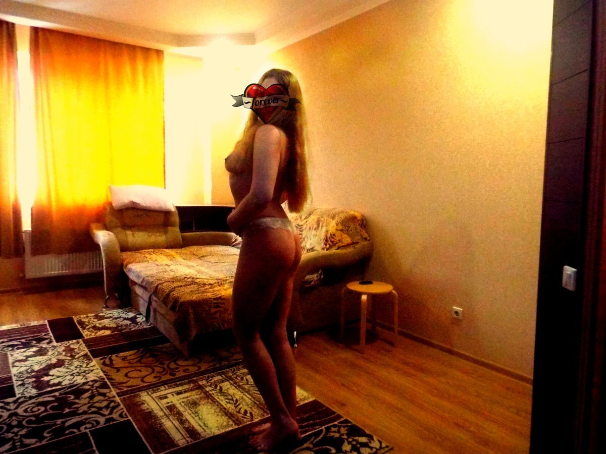 Путана Кристи Блондинка c 3 размером груди у метро Московская Санкт-Петербург Фото - 3