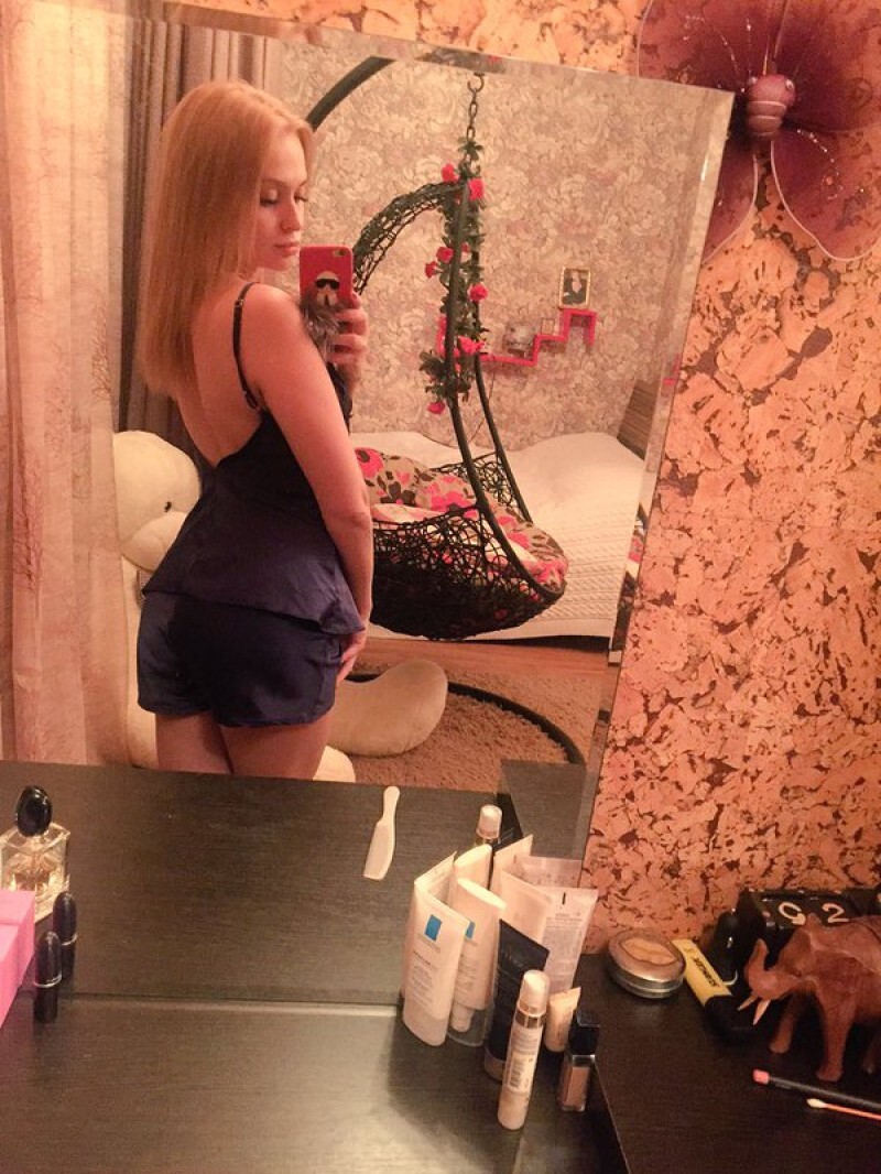 Проститутка индивидуалка Алиса Блондинка c 2 размером груди у метро Звездная СПб Фото - 2