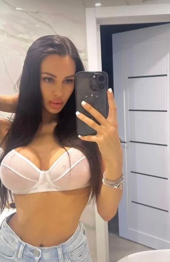 Шлюха Ая Брюнетка c 4 размером груди у метро Василеостровская Питер Фото - 5