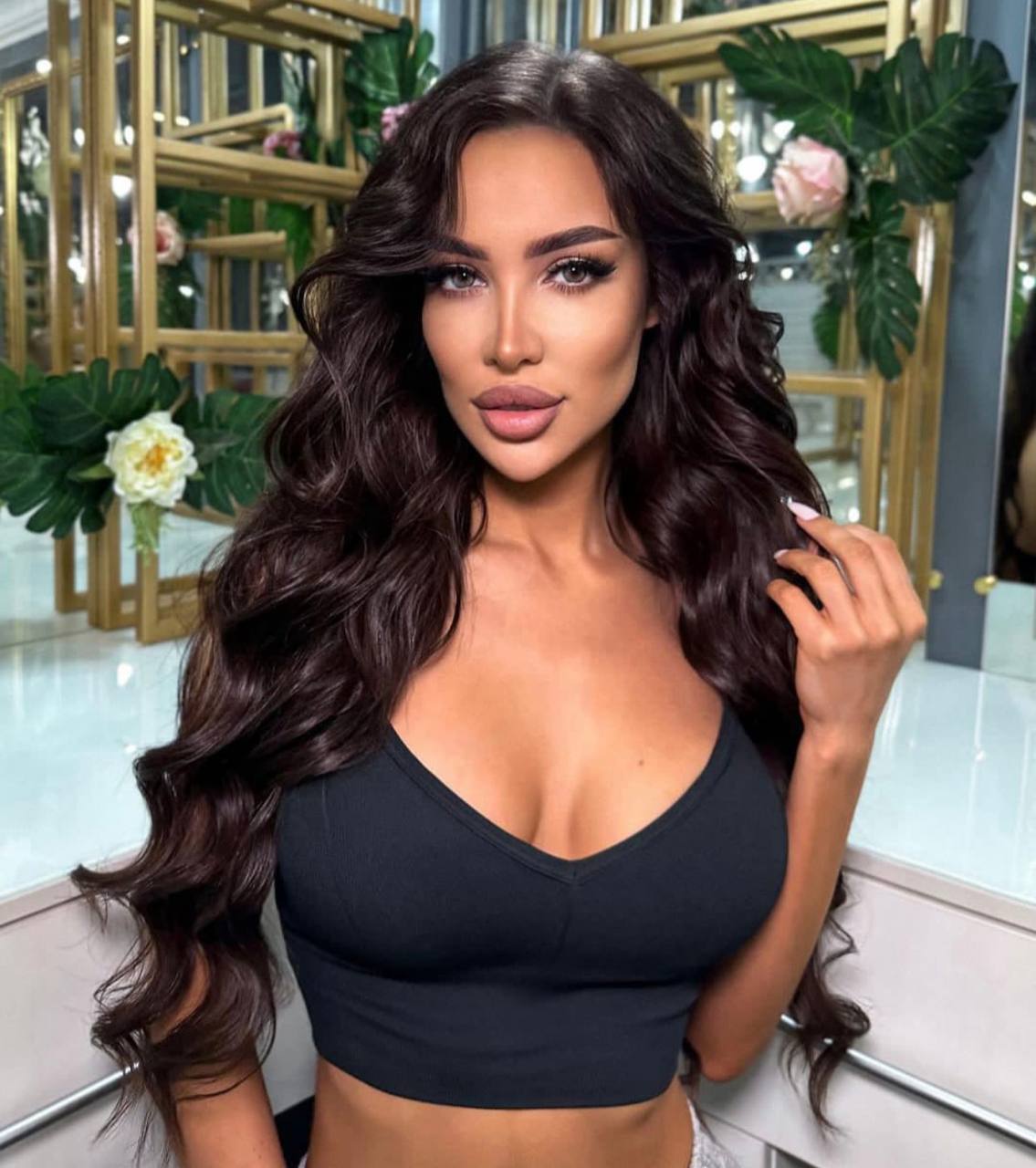 Шлюха Мэри Брюнетка c 4 размером груди у метро Горьковская Питер Фото - 3